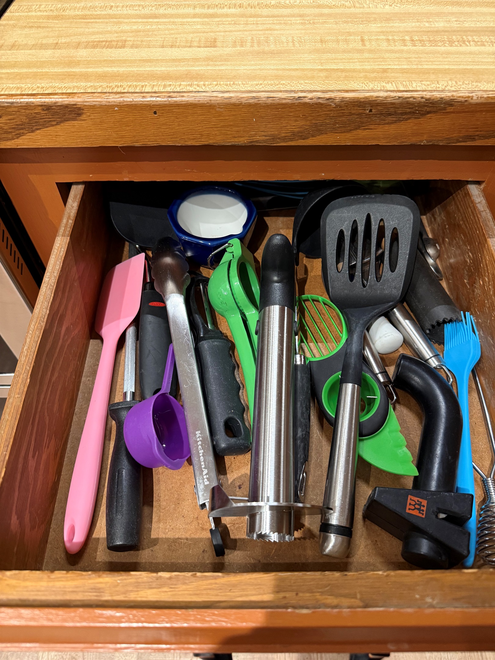 All sorts of utensils