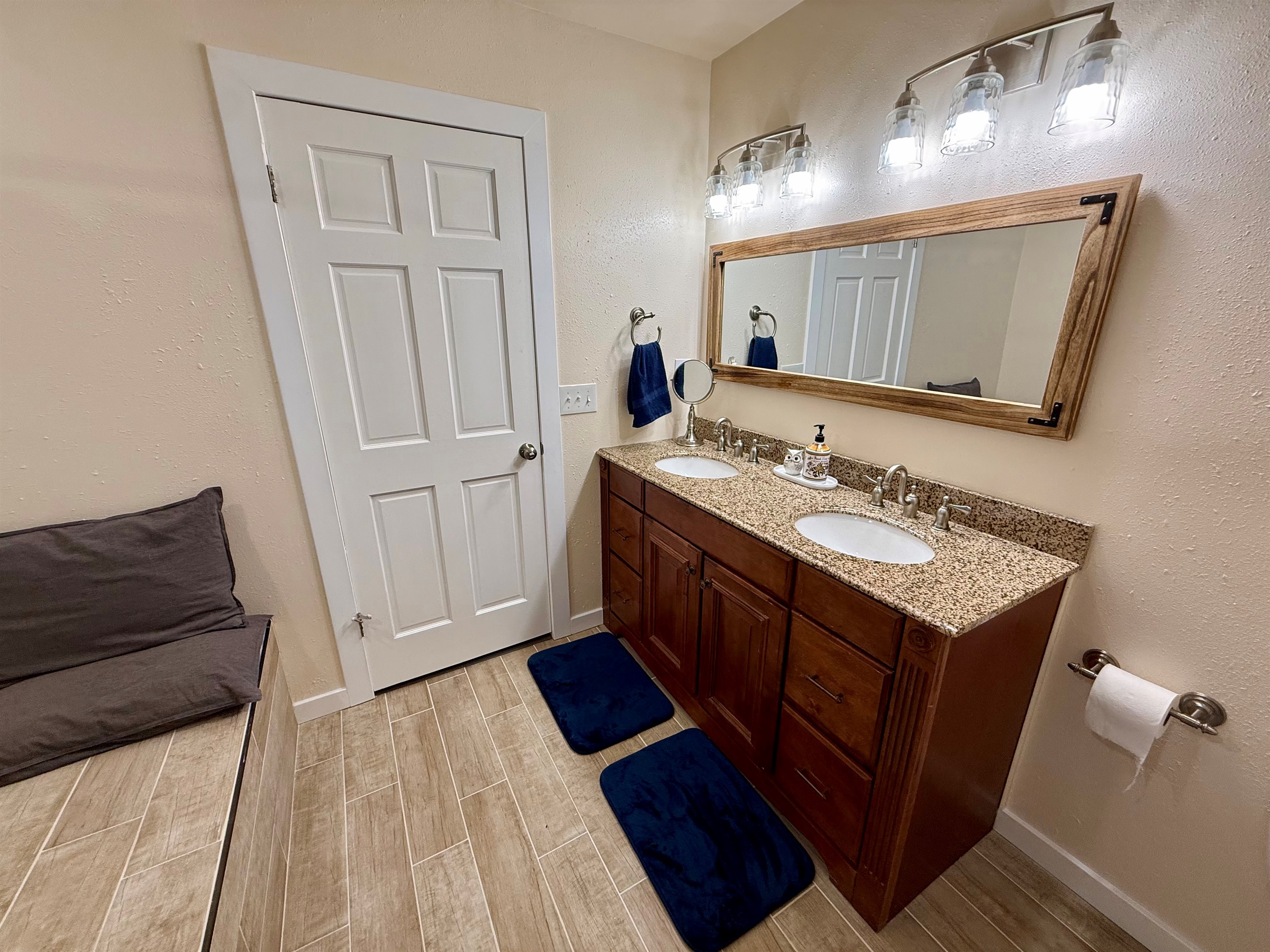 Upstairs double sink